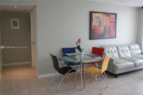 Copropriété à vendre à Miami, Floride: 2 chambres, 85.28 m2 № 1146823 - photo 4