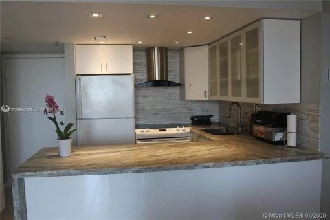 Condominio en venta en Miami, Florida, 2 dormitorios, 85.28 m2 № 1146823 - foto 2