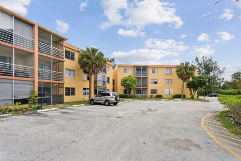 Copropriété à vendre à Deerfield Beach, Floride: 2 chambres, 96.62 m2 № 1092829 - photo 1