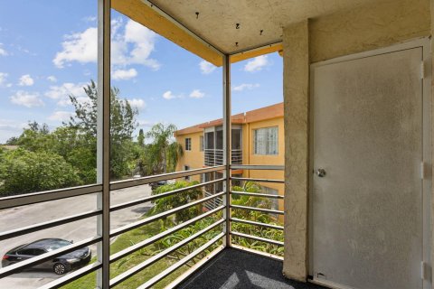 Copropriété à vendre à Deerfield Beach, Floride: 2 chambres, 96.62 m2 № 1092829 - photo 3