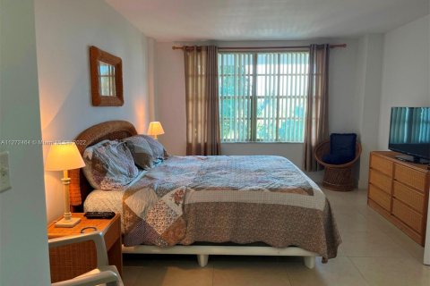 Condo in Key Biscayne, Florida, 1 bedroom  № 123404 - photo 15