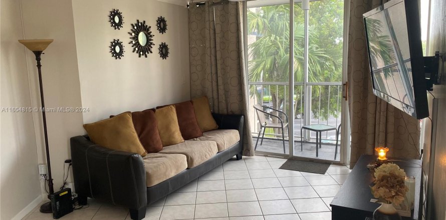 Condo in Hialeah, Florida, 2 bedrooms  № 1351996