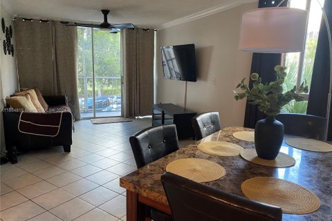 Copropriété à vendre à Hialeah, Floride: 2 chambres, 84.36 m2 № 1351996 - photo 3