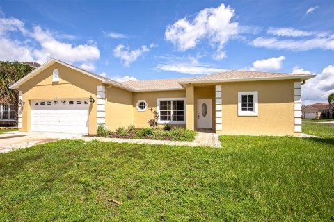 Villa ou maison à vendre à Kissimmee, Floride: 4 chambres, 163.32 m2 № 1350823 - photo 2