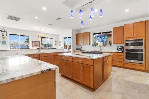 Casa en venta en Tierra Verde, Florida, 5 dormitorios, 430.69 m2 № 1347177 - foto 17