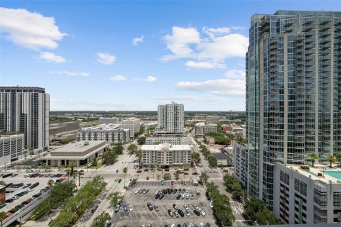 Condo in Tampa, Florida, 1 bedroom  № 1252539 - photo 23