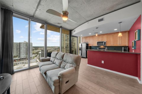 Condo in Tampa, Florida, 1 bedroom  № 1252539 - photo 3