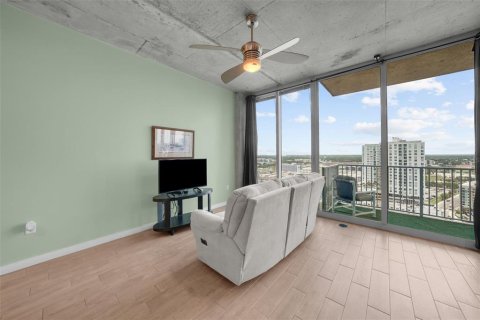 Condo in Tampa, Florida, 1 bedroom  № 1252539 - photo 8