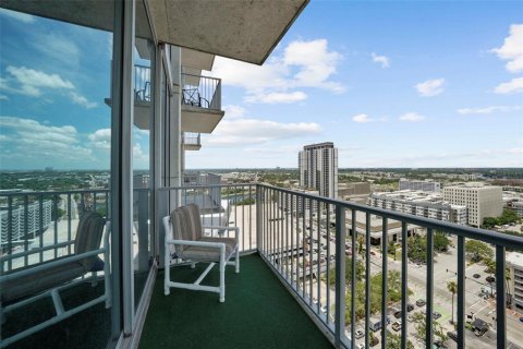 Condo in Tampa, Florida, 1 bedroom  № 1252539 - photo 2