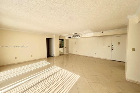 Condo in Sunny Isles Beach, Florida, 3 bedrooms  № 1403157 - photo 9