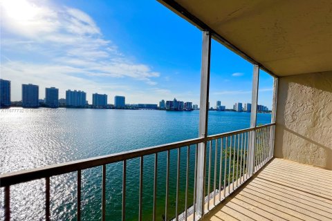 Condo in Sunny Isles Beach, Florida, 3 bedrooms  № 1403157 - photo 3