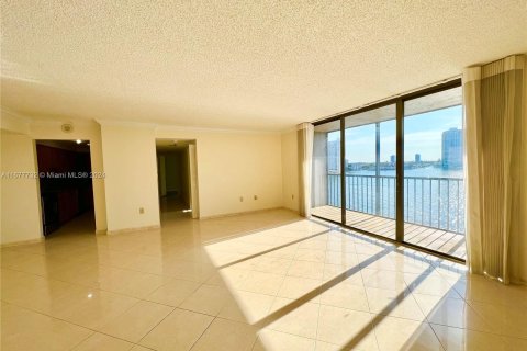 Condo in Sunny Isles Beach, Florida, 3 bedrooms  № 1403157 - photo 7