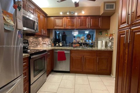 Condo in Sunrise, Florida, 2 bedrooms  № 1403067 - photo 3