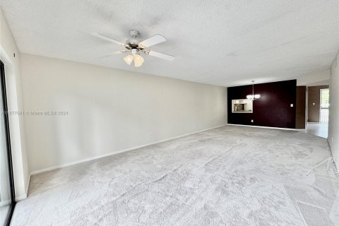 Copropriété à vendre à Tamarac, Floride: 2 chambres, 125.42 m2 № 1403068 - photo 10