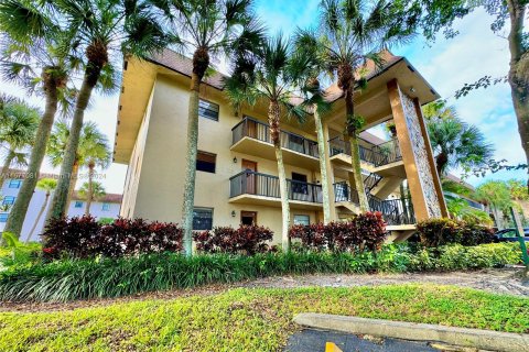 Condominio en venta en Tamarac, Florida, 2 dormitorios, 125.42 m2 № 1403068 - foto 1