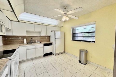 Copropriété à vendre à Tamarac, Floride: 2 chambres, 125.42 m2 № 1403068 - photo 4