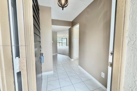 Copropriété à vendre à Tamarac, Floride: 2 chambres, 125.42 m2 № 1403068 - photo 3