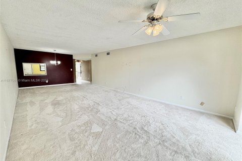 Copropriété à vendre à Tamarac, Floride: 2 chambres, 125.42 m2 № 1403068 - photo 9