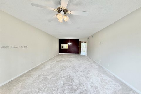 Copropriété à vendre à Tamarac, Floride: 2 chambres, 125.42 m2 № 1403068 - photo 13