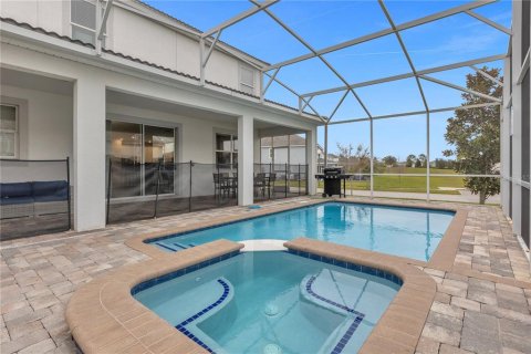 Casa en venta en Davenport, Florida, 8 dormitorios, 363.15 m2 № 949091 - foto 11