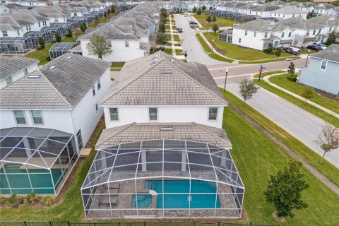 Casa en venta en Davenport, Florida, 8 dormitorios, 363.15 m2 № 949091 - foto 13