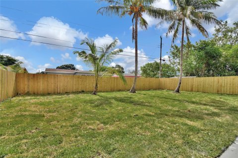 House in Fort Lauderdale, Florida 3 bedrooms, 155.98 sq.m. № 1175008 - photo 4