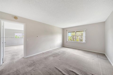 Copropriété à vendre à Pembroke Pines, Floride: 2 chambres, 140 m2 № 1236899 - photo 16