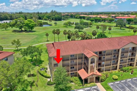 Condo in Pembroke Pines, Florida, 2 bedrooms  № 1236899 - photo 2