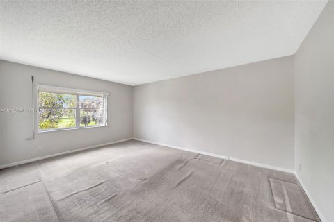 Copropriété à vendre à Pembroke Pines, Floride: 2 chambres, 140 m2 № 1236899 - photo 15