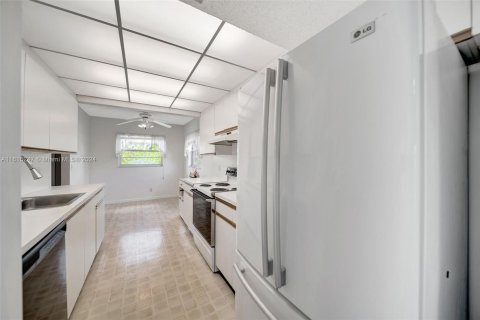 Copropriété à vendre à Pembroke Pines, Floride: 2 chambres, 140 m2 № 1236899 - photo 30