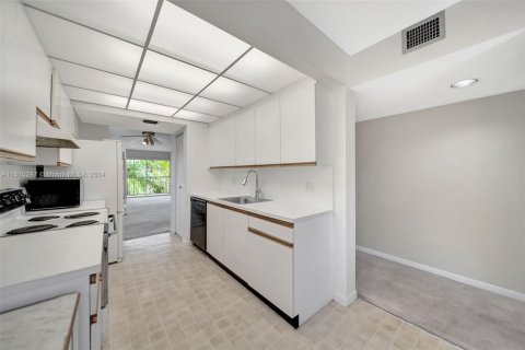 Copropriété à vendre à Pembroke Pines, Floride: 2 chambres, 140 m2 № 1236899 - photo 7