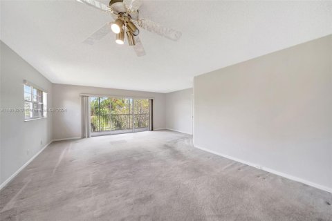 Copropriété à vendre à Pembroke Pines, Floride: 2 chambres, 140 m2 № 1236899 - photo 8