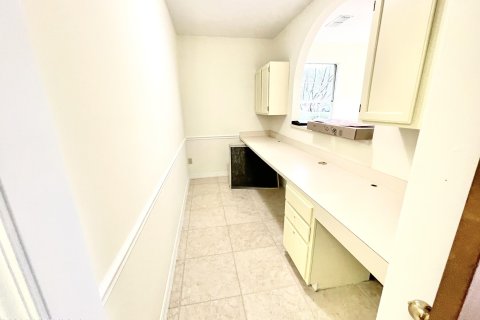 Immobilier commercial à louer à Jacksonville, Floride: 89 m2 № 771391 - photo 4