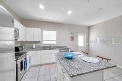 Townhouse in Temple Terrace, Florida 2 bedrooms, 139.73 sq.m. № 1085018 - photo 7