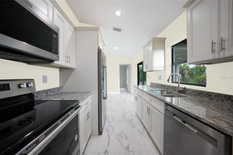 Villa ou maison à vendre à Punta Gorda, Floride: 2 chambres, 96.99 m2 № 1245158 - photo 5