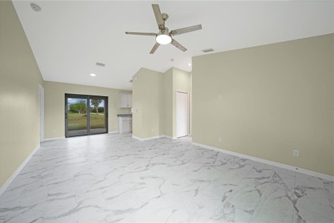 Villa ou maison à vendre à Punta Gorda, Floride: 2 chambres, 96.99 m2 № 1245158 - photo 11