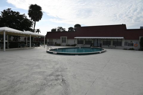 Copropriété à vendre à Royal Palm Beach, Floride: 2 chambres, 97.36 m2 № 940881 - photo 3
