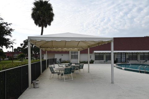 Copropriété à vendre à Royal Palm Beach, Floride: 2 chambres, 97.36 m2 № 940881 - photo 2
