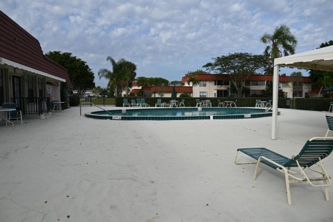 Copropriété à vendre à Royal Palm Beach, Floride: 2 chambres, 97.36 m2 № 940881 - photo 1