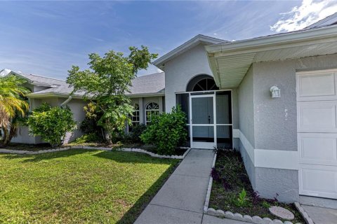 Villa ou maison à vendre à Punta Gorda, Floride: 4 chambres, 215.72 m2 № 1307270 - photo 9