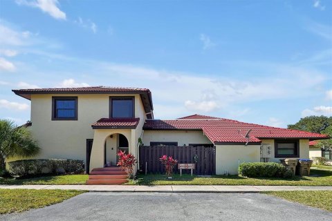 Townhouse in Kissimmee, Florida 2 bedrooms, 96.43 sq.m. № 999881 - photo 2