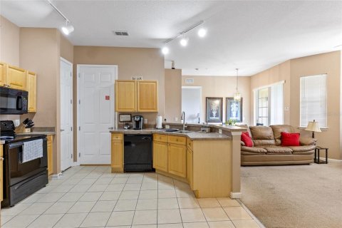 Condo in Davenport, Florida, 2 bedrooms  № 1301801 - photo 11