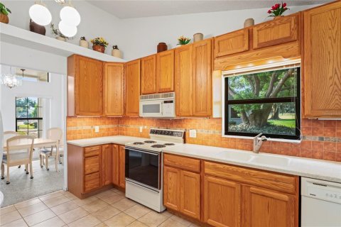 Condominio en venta en New Port Richey, Florida, 2 dormitorios, 137.68 m2 № 1301802 - foto 9