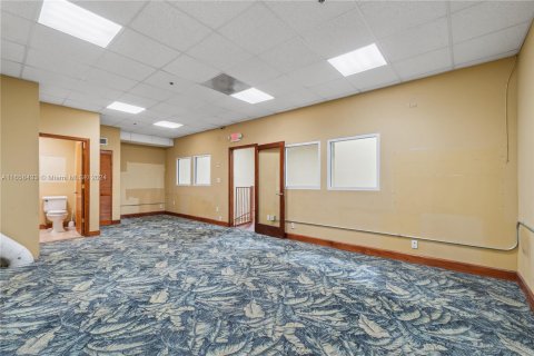 Commercial property in Doral, Florida № 1360687 - photo 25