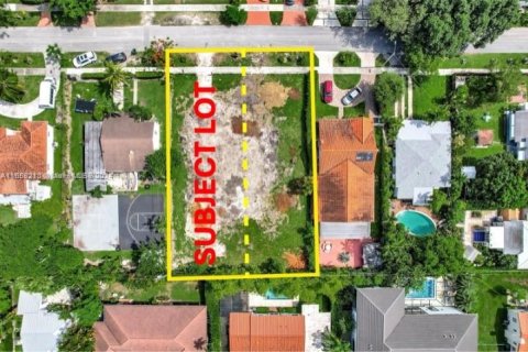 Terreno en venta en Miami, Florida № 1360688 - foto 9