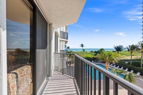 Condominio en venta en Hutchinson Island South, Florida, 3 dormitorios, 175.77 m2 № 860823 - foto 25