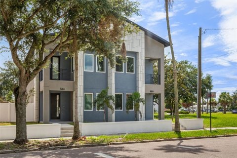 Adosado en venta en Tampa, Florida, 3 dormitorios, 188.31 m2 № 1369972 - foto 2