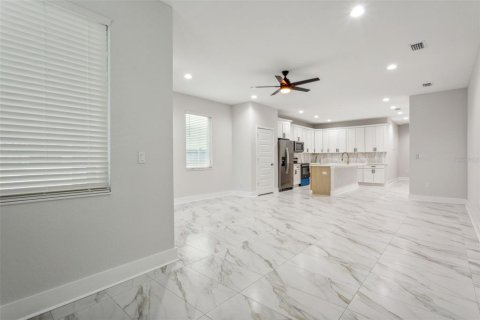 Adosado en venta en Tampa, Florida, 3 dormitorios, 188.31 m2 № 1369972 - foto 16