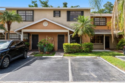 Townhouse in Pembroke Pines, Florida 2 bedrooms, 113.71 sq.m. № 1154623 - photo 30