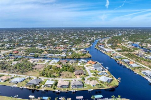 Casa en venta en Port Charlotte, Florida, 3 dormitorios, 195.47 m2 № 992346 - foto 3